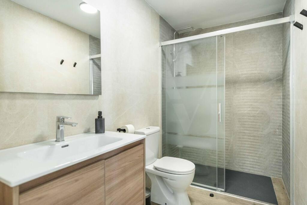 With Private Heated Pool By The & Port - By Rems Villa Benalmádena