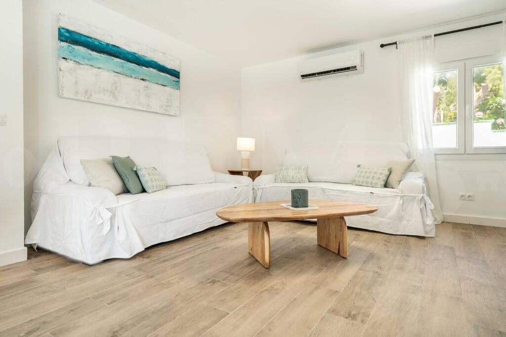 Villa With Private Heated Pool By The & Port - By Rems *